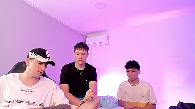 Czat XXX na żywo – Handsomeboyss19