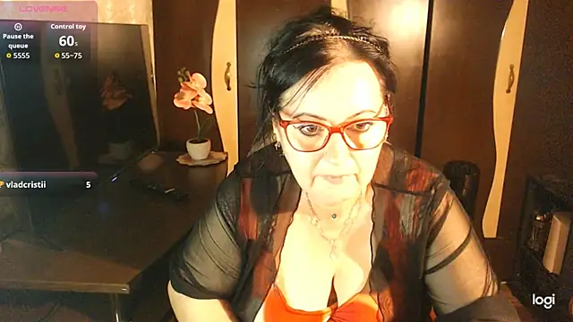 exiMIlf's Live XXX Chat