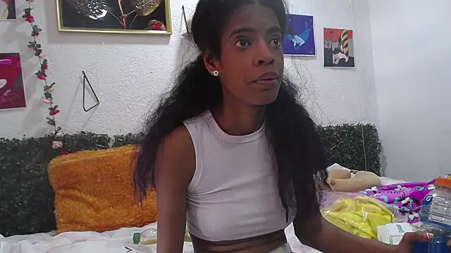 Chatroom XXX en direct de thianahorny
