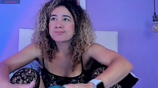 XXX chat uživo modela Charlotte11-11