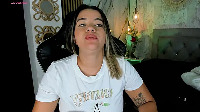 Онлайн чат XXX Leidy_2026