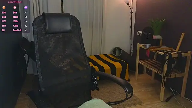 Chat XXX ao vivo de laracroftmansion