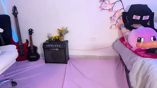 Lil_Belaa: онлайн-сек с-чат