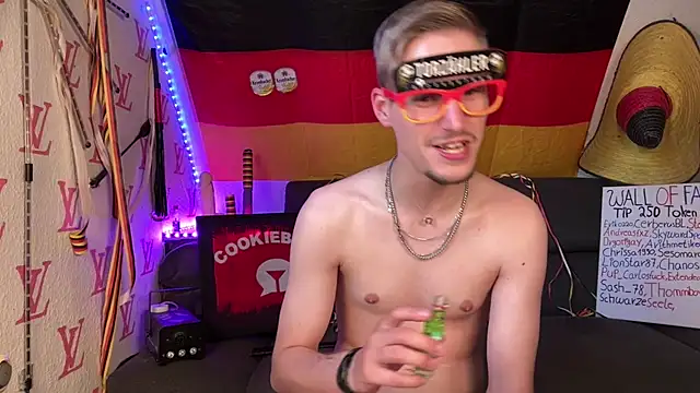 Cookieboy88 Adlı Modelin Canlı XXX Sohbeti