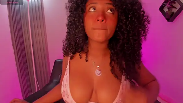 צ'אט XXX בשידור חי של marxi_doll7