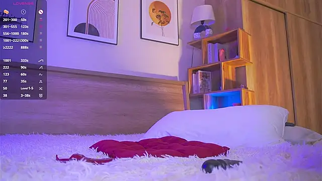 XXX chat uživo modela TennieHartney