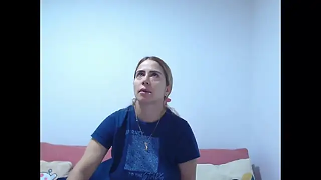 Lunazina Adlı Modelin Canlı XXX Sohbeti