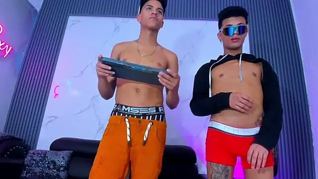 Chat +18 de Anthony_little ao vivo