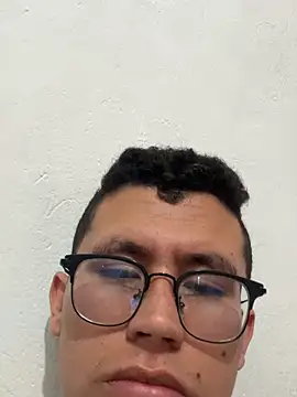Kurtxxx22 现场XXX聊天