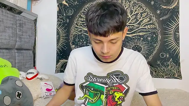 دردشة Andy_Belier23 الجنسية المباشرة