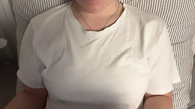 Lucyschickt Chat XXX live