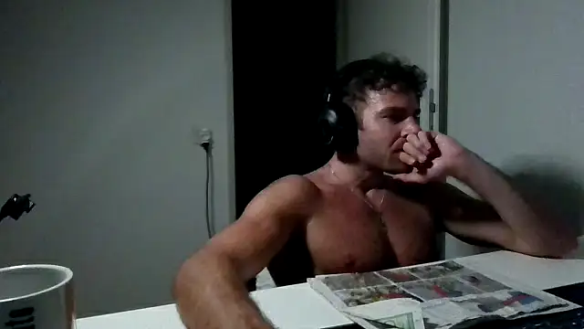 alpha-hunk Live XXX Chat