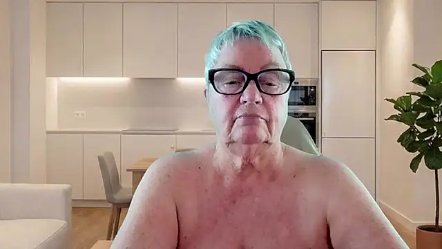 Mystery-Grandmother's Live XXX Chat