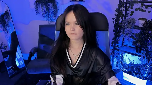 Elainebeness 现场XXX聊天