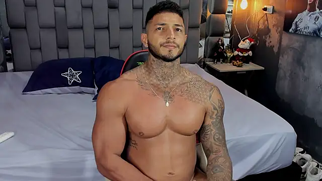JackMclain Adlı Modelin Canlı XXX Sohbeti