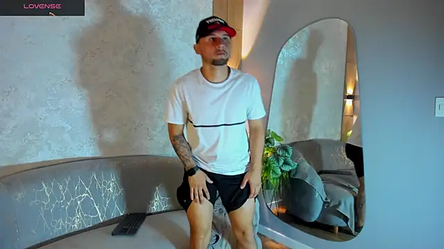 Lukas_Barone's Live XXX Chat
