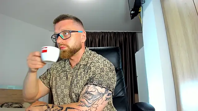 Chatroom XXX en direct de Findom_guy