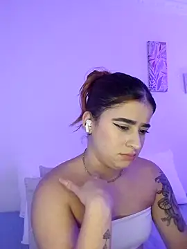 martina_connor1 Adlı Modelin Canlı XXX Sohbeti
