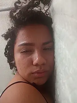 TamaraaHoney Adlı Modelin Canlı XXX Sohbeti
