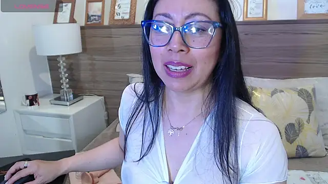 دردشة FranciscaVera الجنسية المباشرة