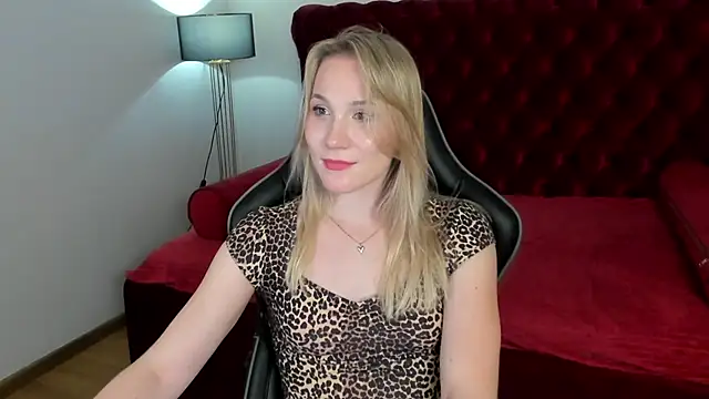 XXX chat uživo modela ElaraVoltage