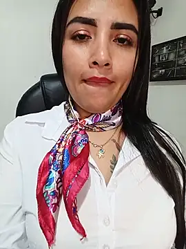 MAYE__13 লাইভ XXX চ্যাট