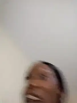 Virgin_shawrie 现场XXX聊天