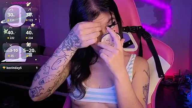 larah_uwu Live XXX-Chat