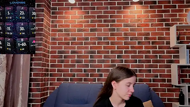 MyrtaMcclaney Chat XXX in diretta