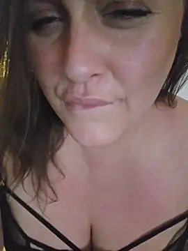 Blondibaby Adlı Modelin Canlı XXX Sohbeti