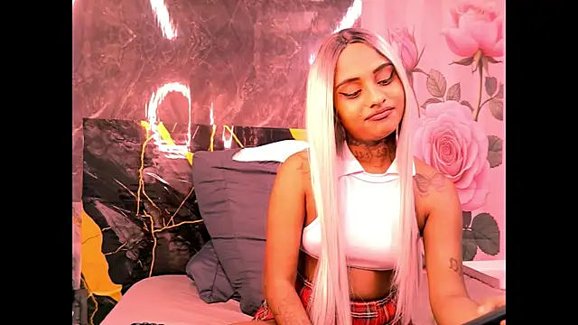 indian_barbie élő XXX-chatje