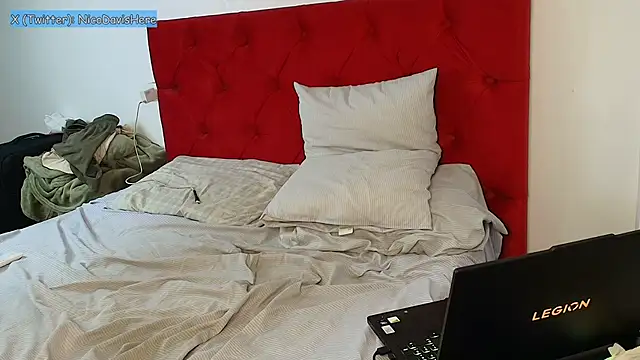 Chat +18 de NicoDavisOfficial ao vivo