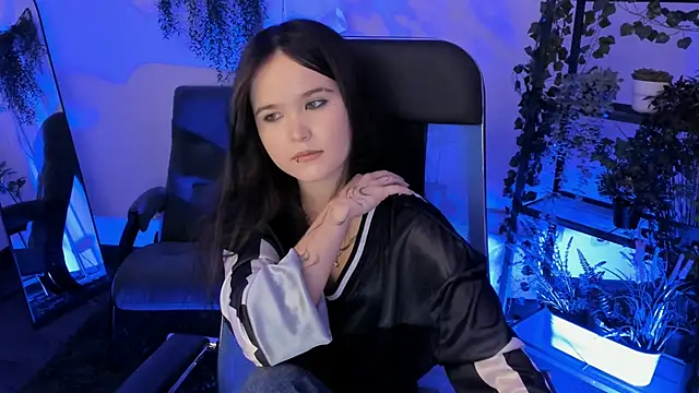 Elainebeness Adlı Modelin Canlı XXX Sohbeti