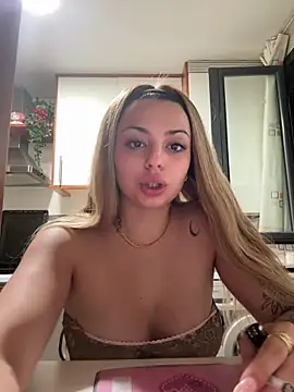 Noeliagglow Live XXX-Chat
