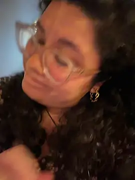Czat XXX na żywo – CurlyMilf_Vannexxxa