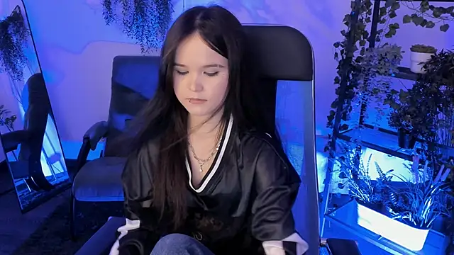 Elainebeness 现场XXX聊天