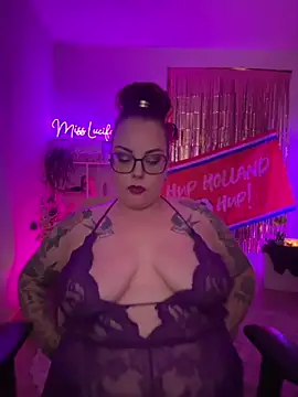 XXX chat uživo modela Miss_Lucifer6
