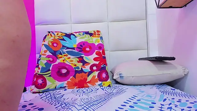 Katecurvy_hot69 – Naživo XXX chat