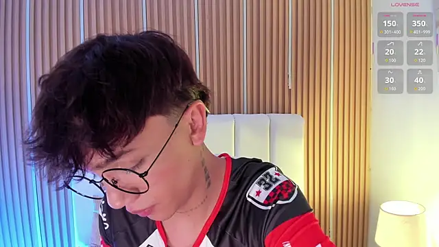 แชท XXX สดของ Tomy_Rox