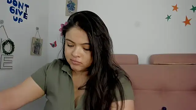 lizzie_c Adlı Modelin Canlı XXX Sohbeti