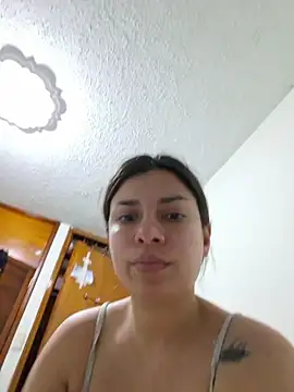 AmaiaSalvatore Adlı Modelin Canlı XXX Sohbeti