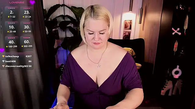 YolandaKiss' Live XXX Chat