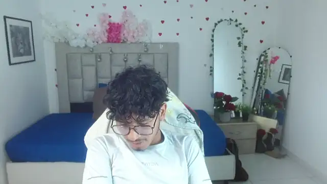 Chatroom XXX en direct de blackfox_desire