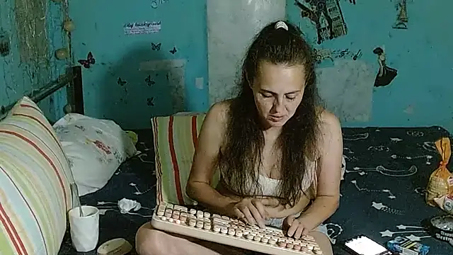 brighteyes77 Adlı Modelin Canlı XXX Sohbeti