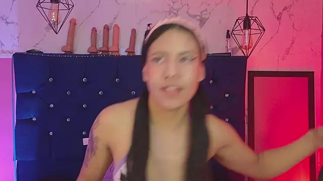 Dakotaa_Johnson Adlı Modelin Canlı XXX Sohbeti