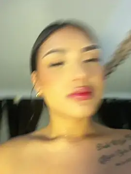 SabrinaX_X Adlı Modelin Canlı XXX Sohbeti