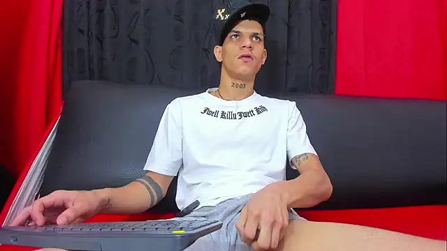 Chatroom XXX en direct de big_hot_boy_