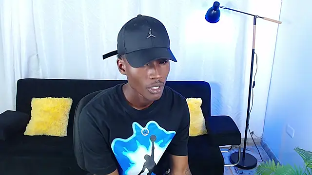 XXX chat uživo modela alexaandro18