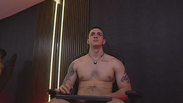 JacksonOlsenn live XXX chat