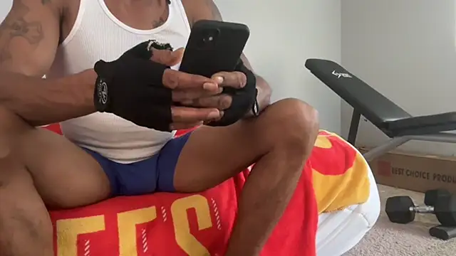 แชท XXX สดของ MatureFit_BBC